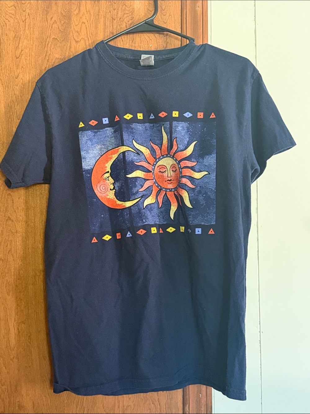 Vintage Gildan moon and sun graphic tee navy blue Y2K 90s boho nature size mediu